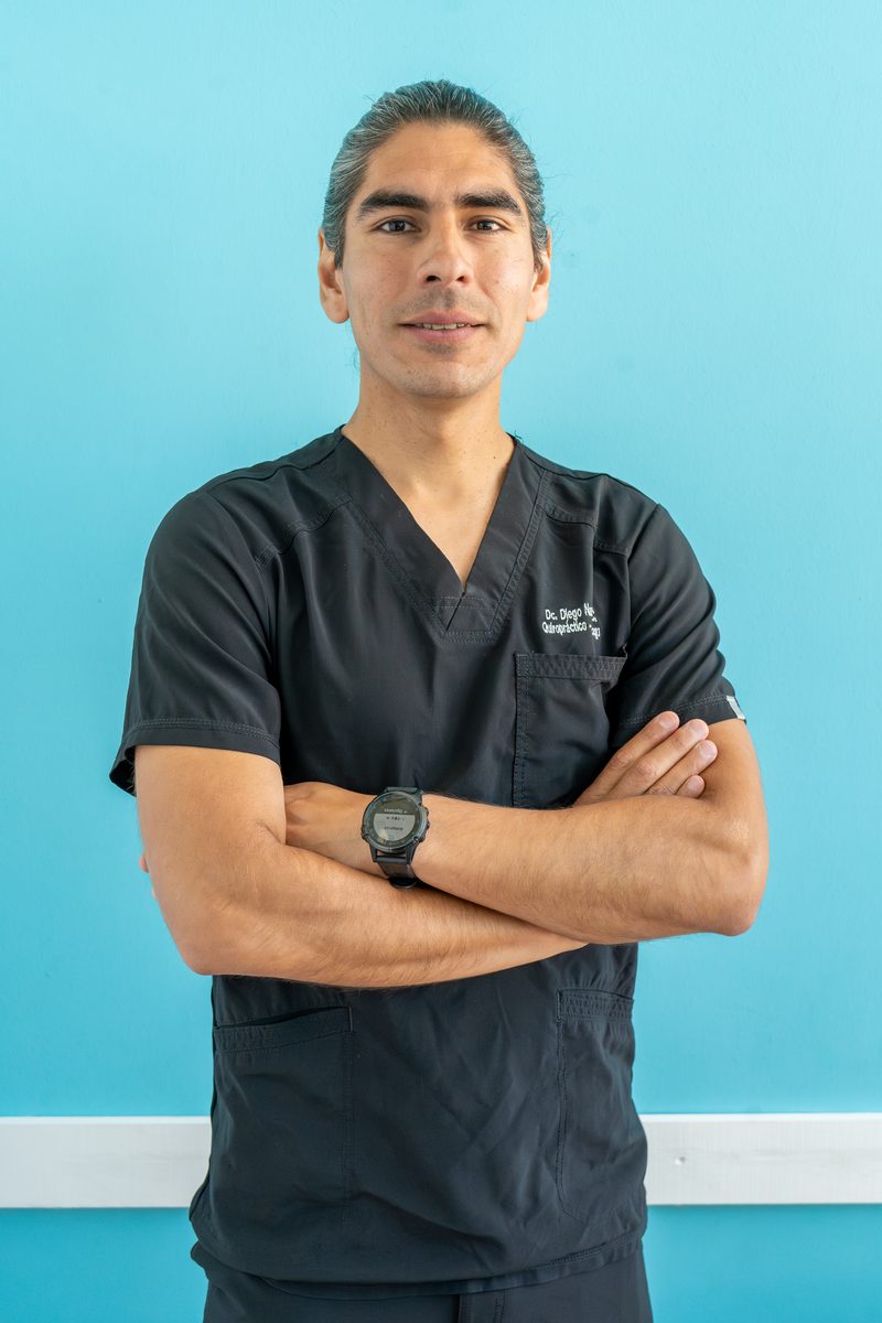 Diego Navarro, quiropráctico y kinesiólogo del centro Osteomed